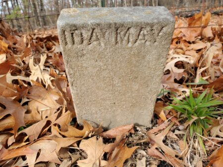 ida-mays-simple-headstone-collins-cimetery-dongola-bollinger-missouri